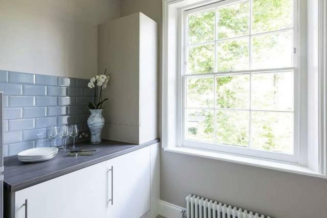 Punk Hip - Plush 1-bed In Camden Town